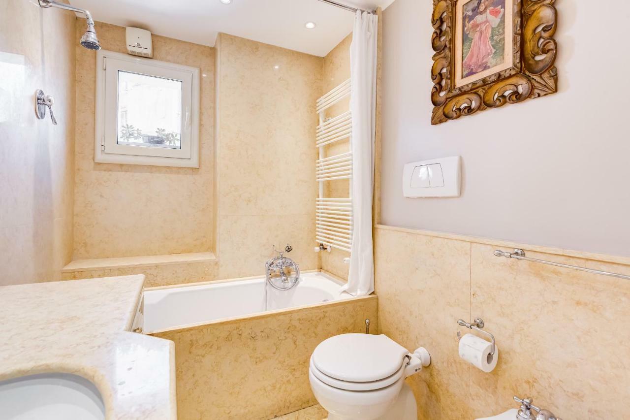 Colosseum Terrace Apartment Rome Bagian luar foto
