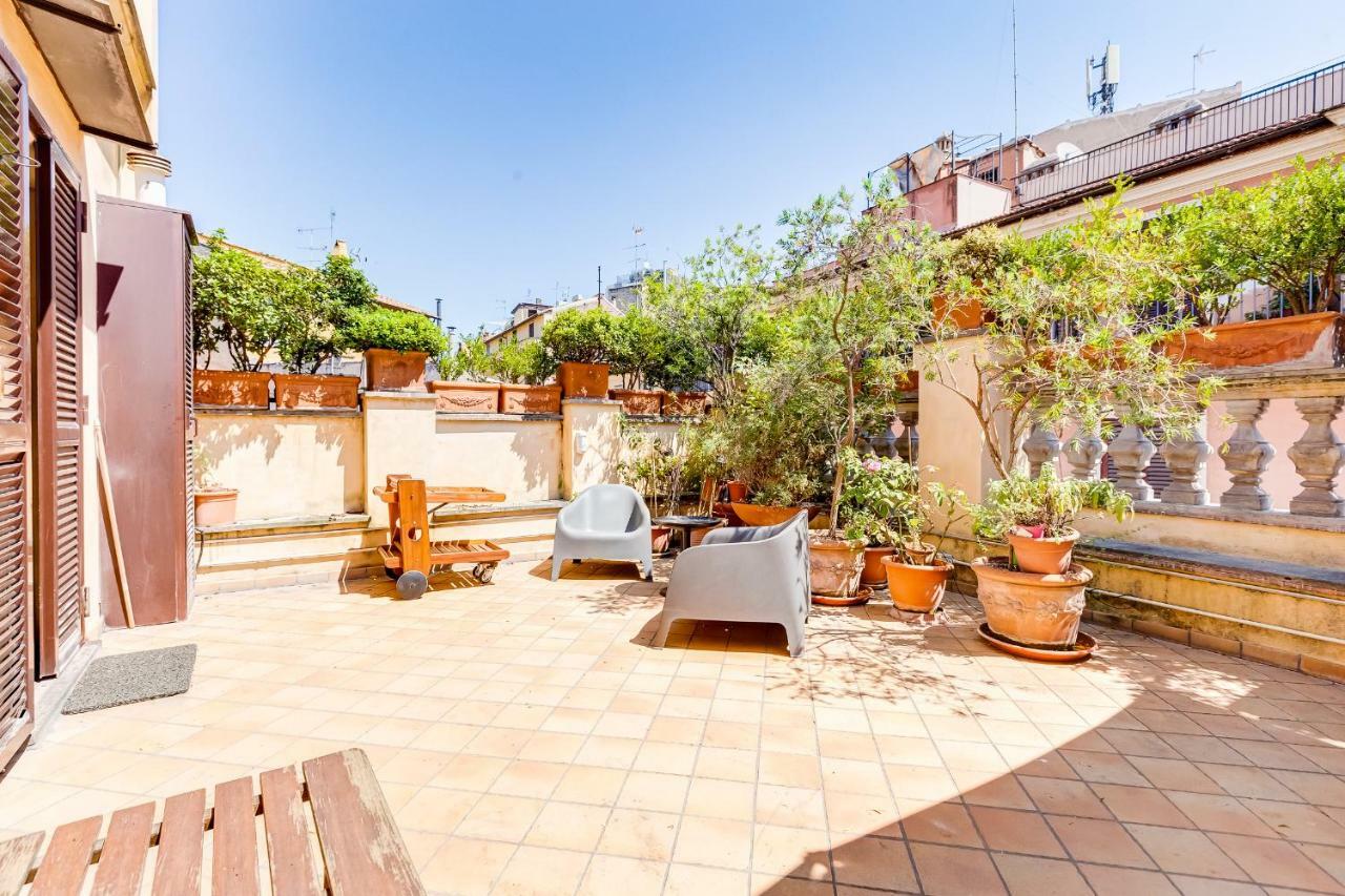 Colosseum Terrace Apartment Rome Bagian luar foto