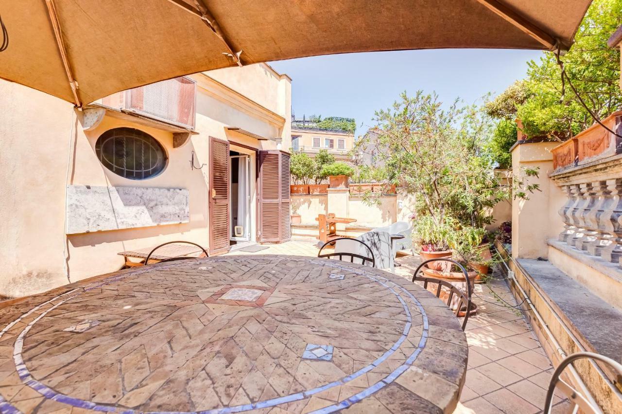 Colosseum Terrace Apartment Rome Bagian luar foto